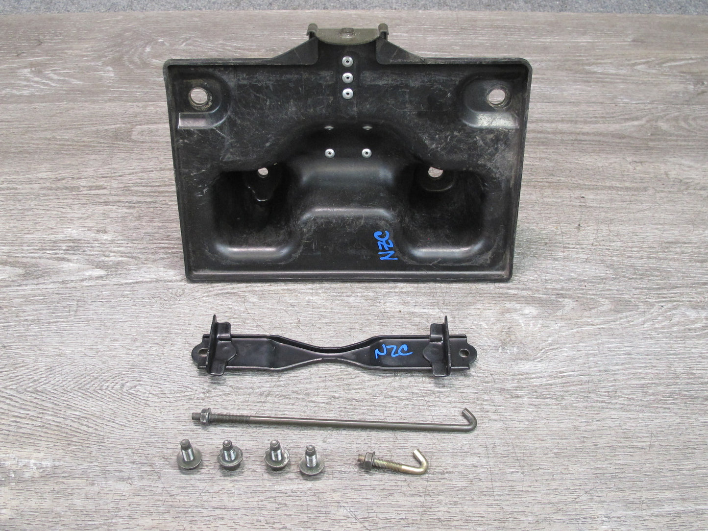 03-09 Nissan 350Z Z33 Battery Tray Mount Bracket Support OEM