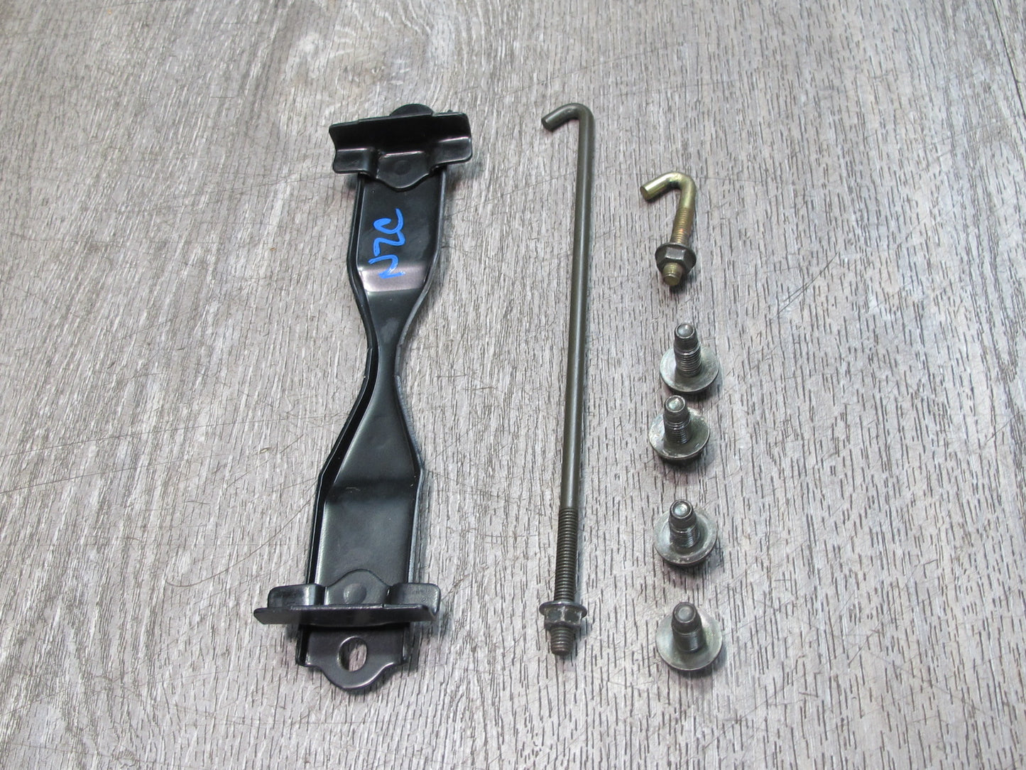 03-09 Nissan 350Z Z33 Battery Tray Mount Bracket Support OEM