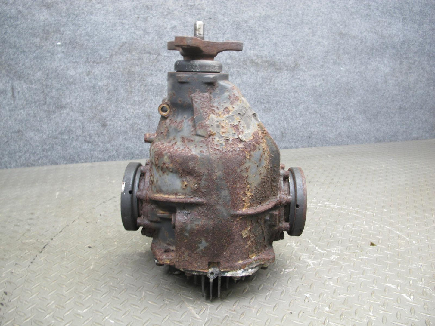96-99 Mercedes W140 S500 Rear Axle Differential Carrier 2.65 Ratio OEM
