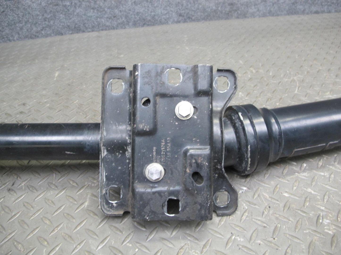 2008-2010 Porsche Cayenne 957 Automatic Transmission Rear Drive Shaft 7L0521102N