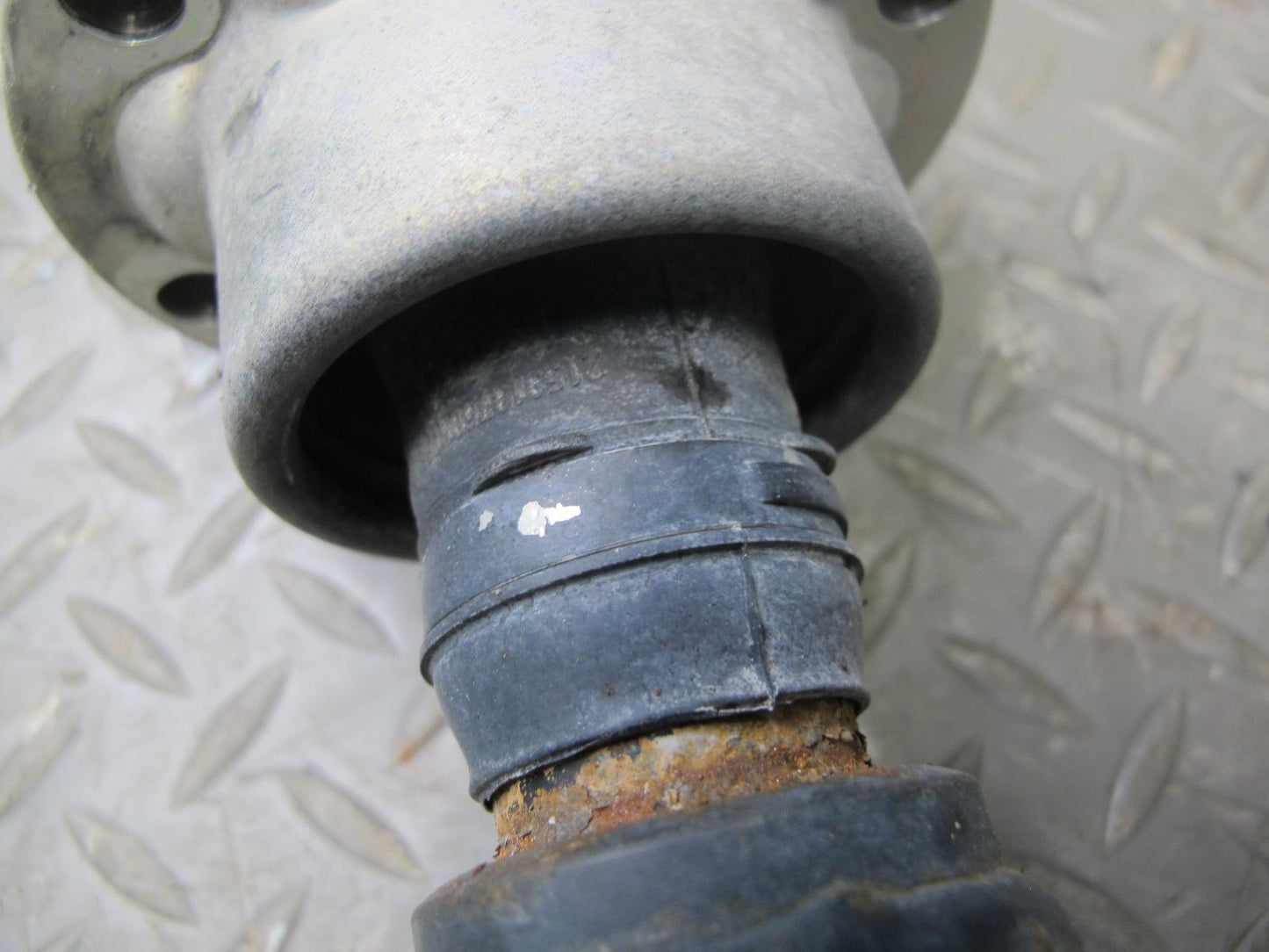 08-10 Porsche Cayenne 957 Automatic Transmission Front Drive Shaft 7L0521101D