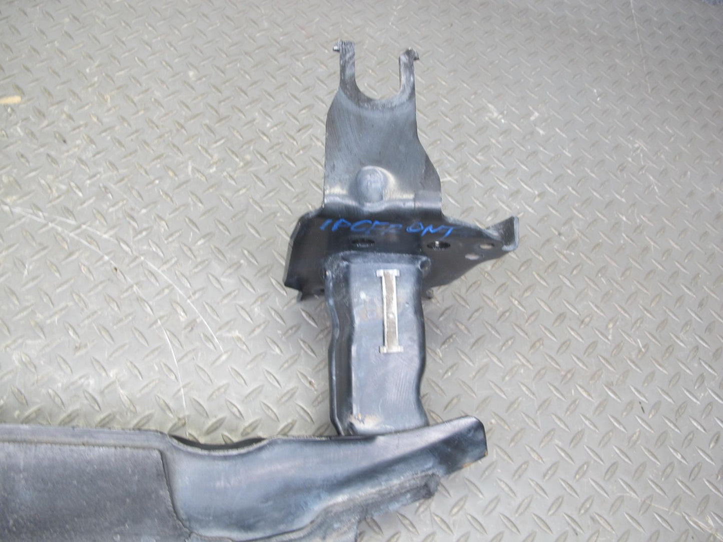 2003-2010 Porsche Cayenne 957 Ront Bumper Reinforcement Impact Crash Bar