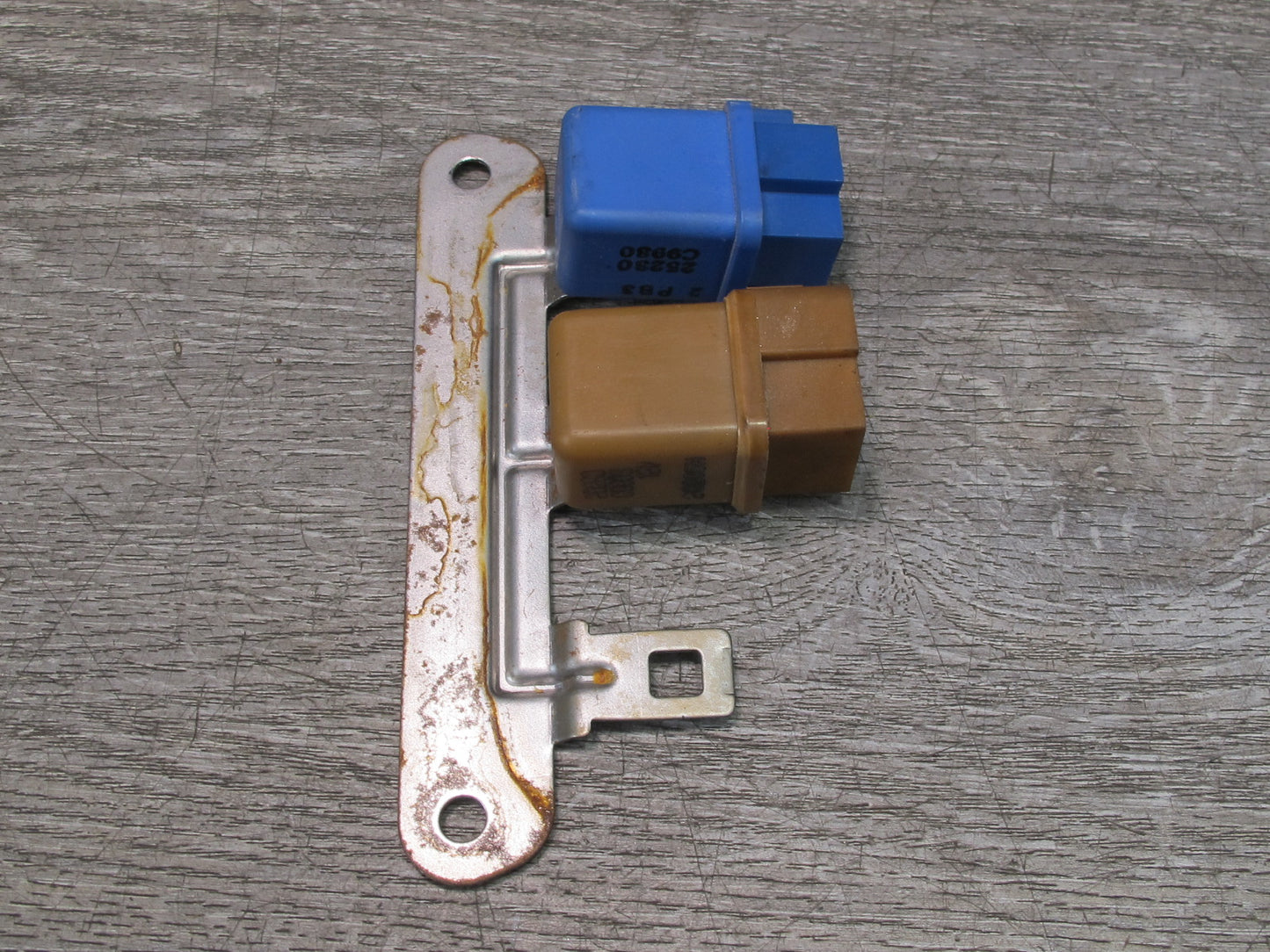 90-96 Nissan Z32 300ZX Set of 2 Relay w Mount Bracket Assembly OEM