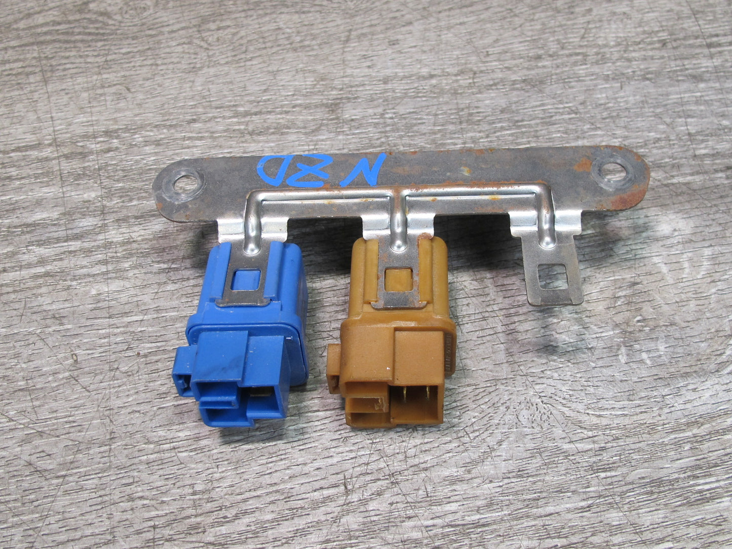 90-96 Nissan Z32 300ZX Set of 2 Relay w Mount Bracket Assembly OEM