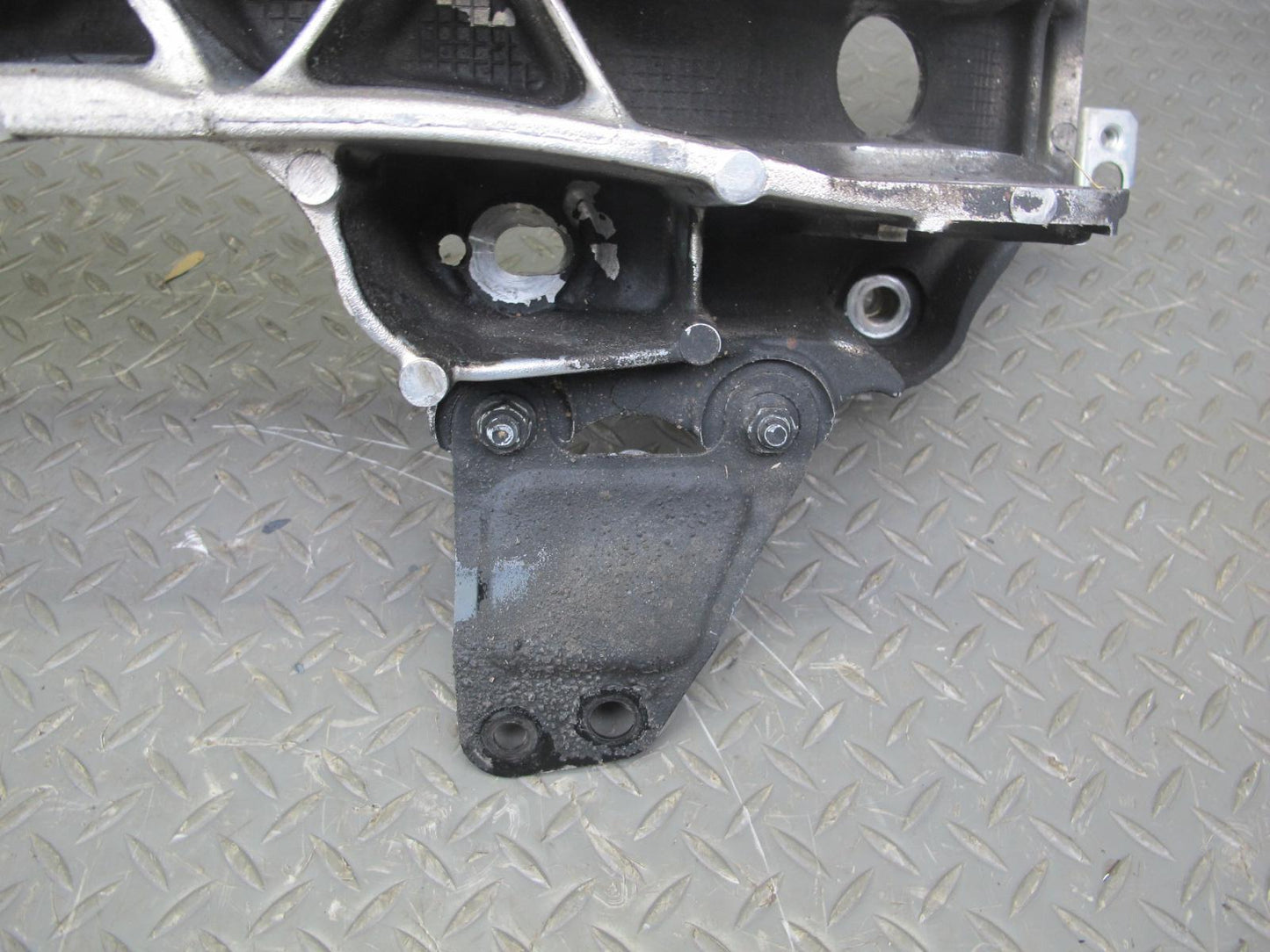 92-00 Lexus UZZ30L SC400 SC300 Front Engine Subframe Crossmember Carrier OEM