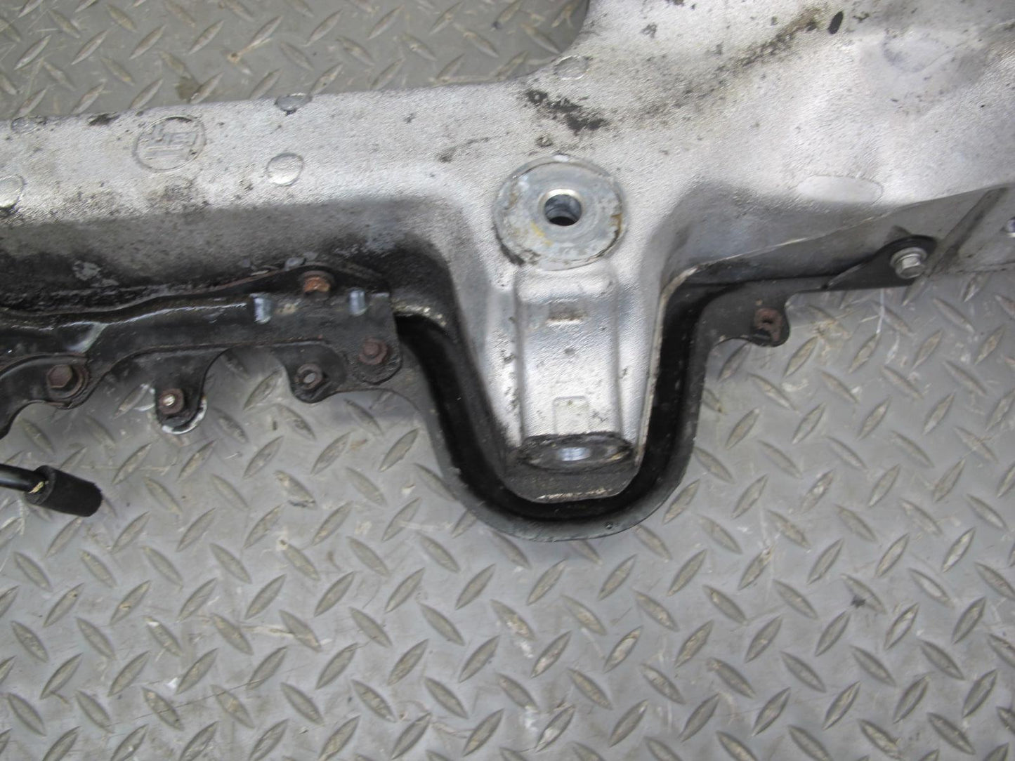 92-00 Lexus UZZ30L SC400 SC300 Front Engine Subframe Crossmember Carrier OEM