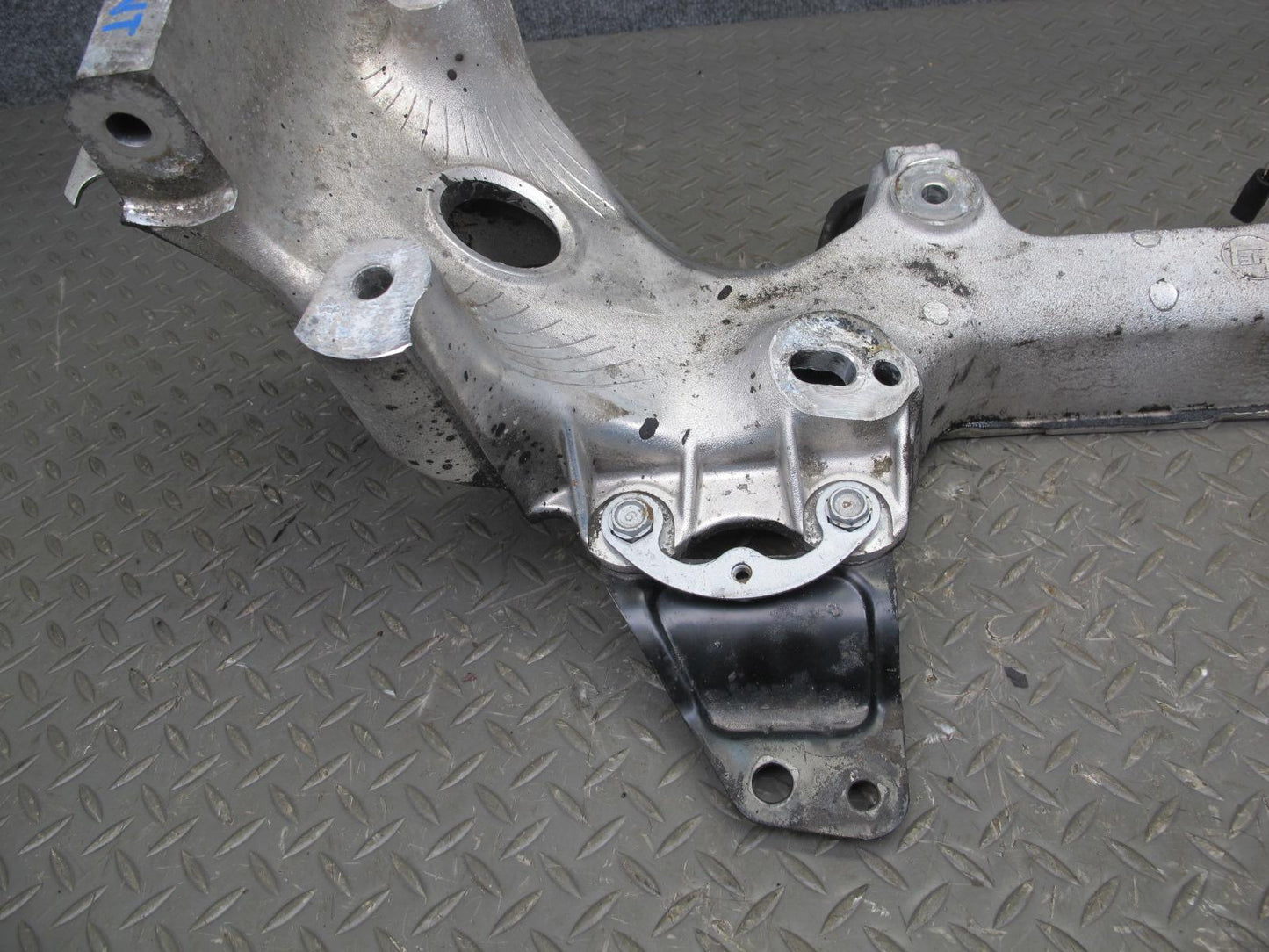 92-00 Lexus UZZ30L SC400 SC300 Front Engine Subframe Crossmember Carrier OEM