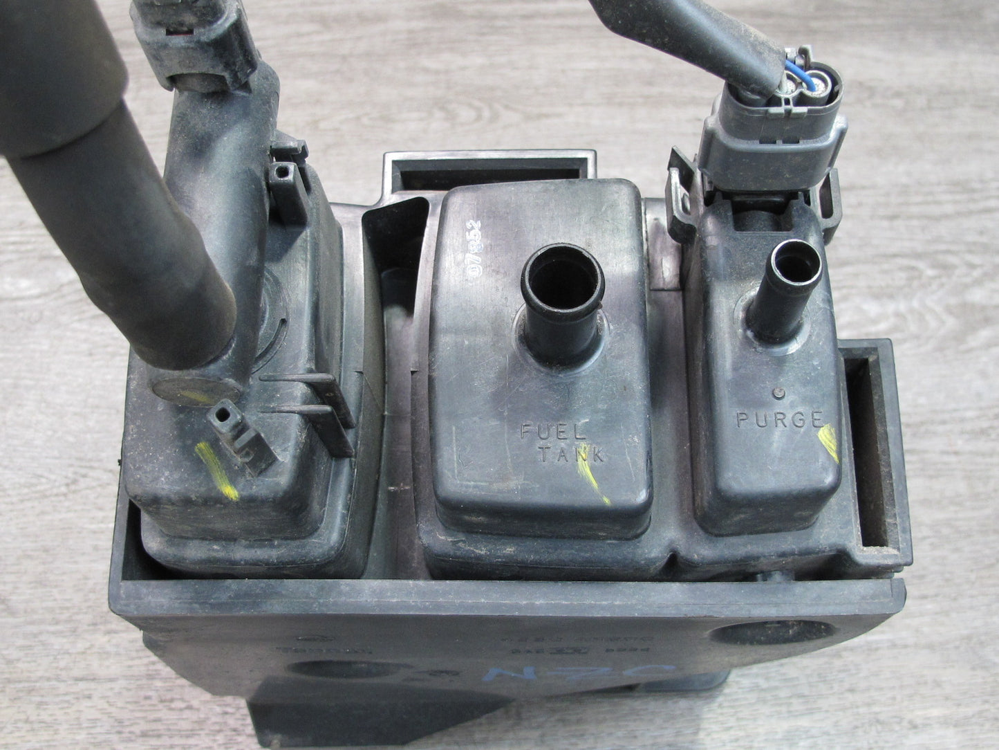 03-09 Nissan 350Z Z33 Fuel Evap Vapor Charcoal Canister OEM