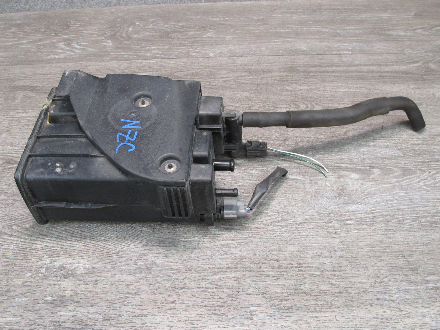 03-09 Nissan 350Z Z33 Fuel Evap Vapor Charcoal Canister OEM