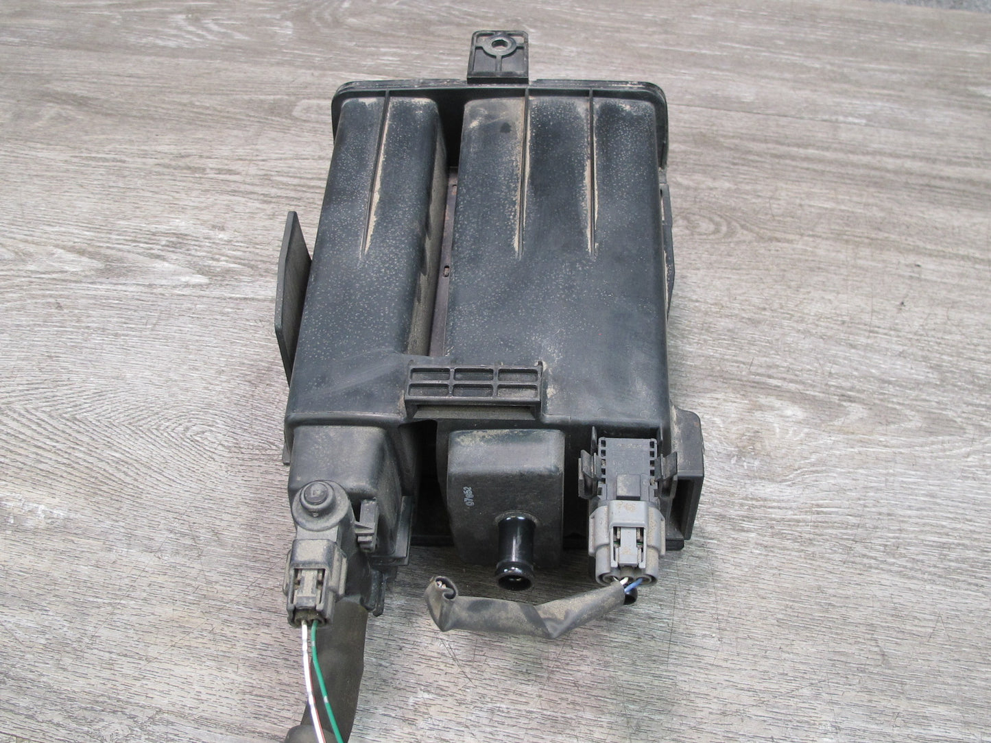 03-09 Nissan 350Z Z33 Fuel Evap Vapor Charcoal Canister OEM