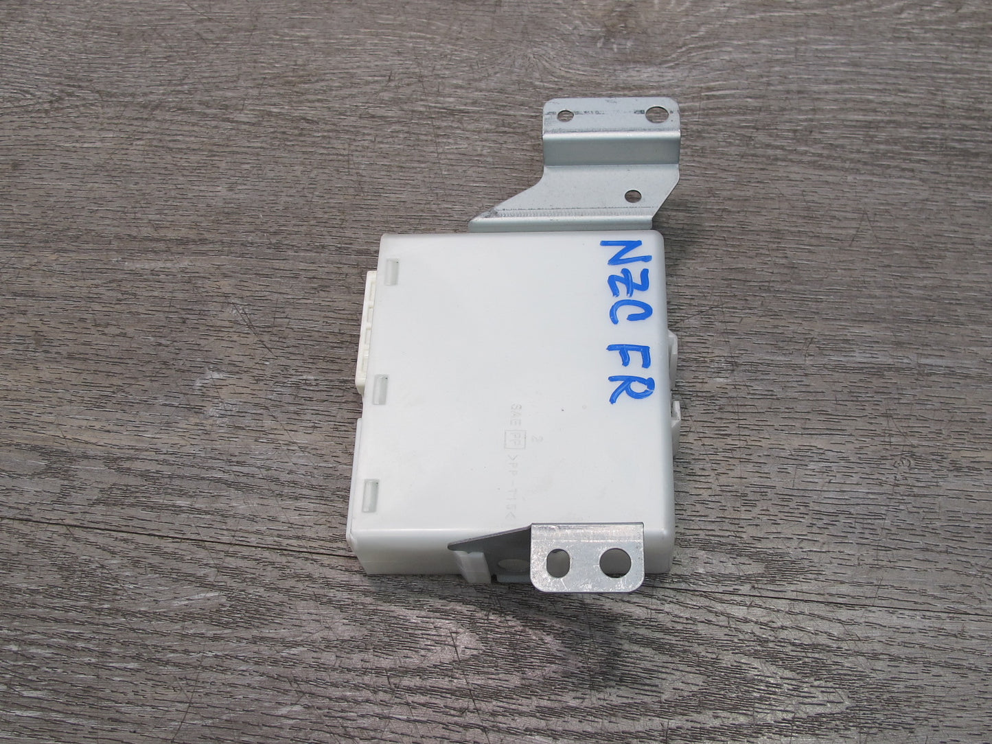 04-05 Nissan 350Z Z33 Convertible Right Passenger Power Seat Control Module OEM