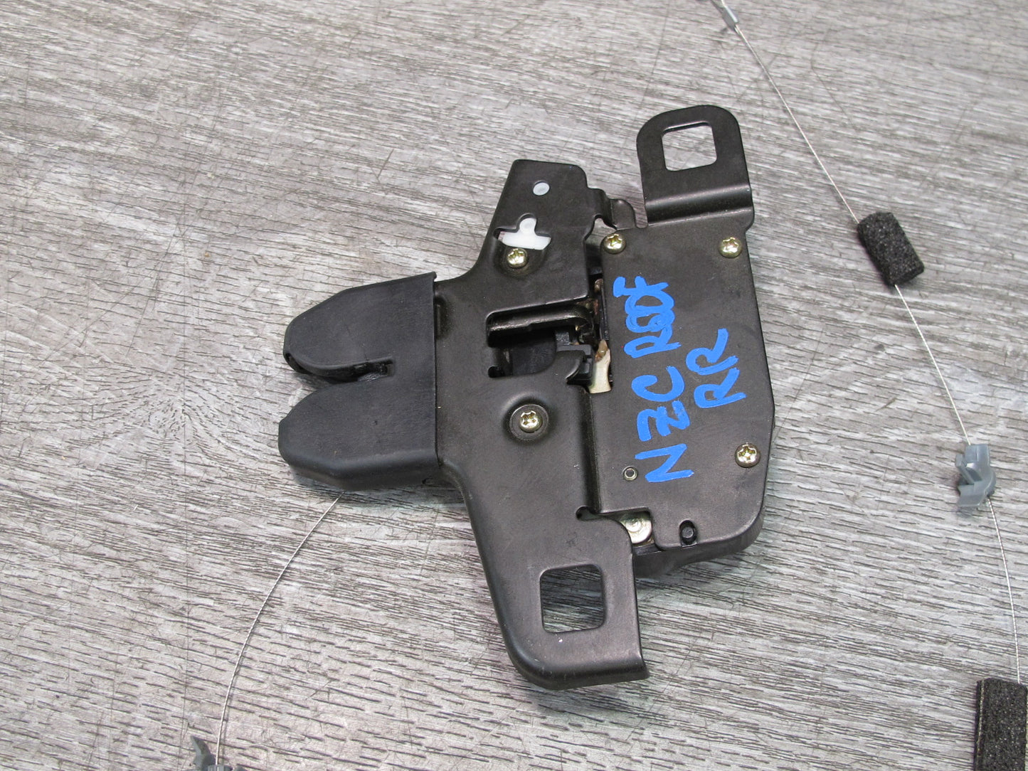 04-06 Nissan 350Z Z33 Convertible Left & Right Tonneau Lid Cover Lock Latch OEM