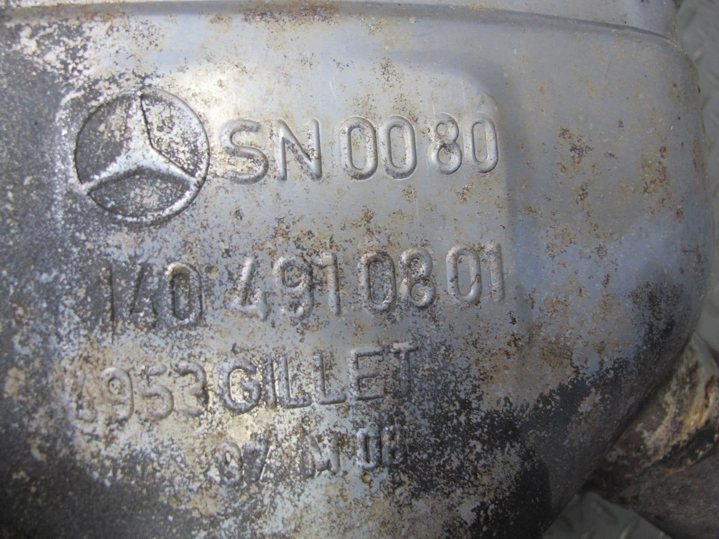 94-99 Mercedes W140 S500 Rear Exhaust Muffler 1404910801 OEM
