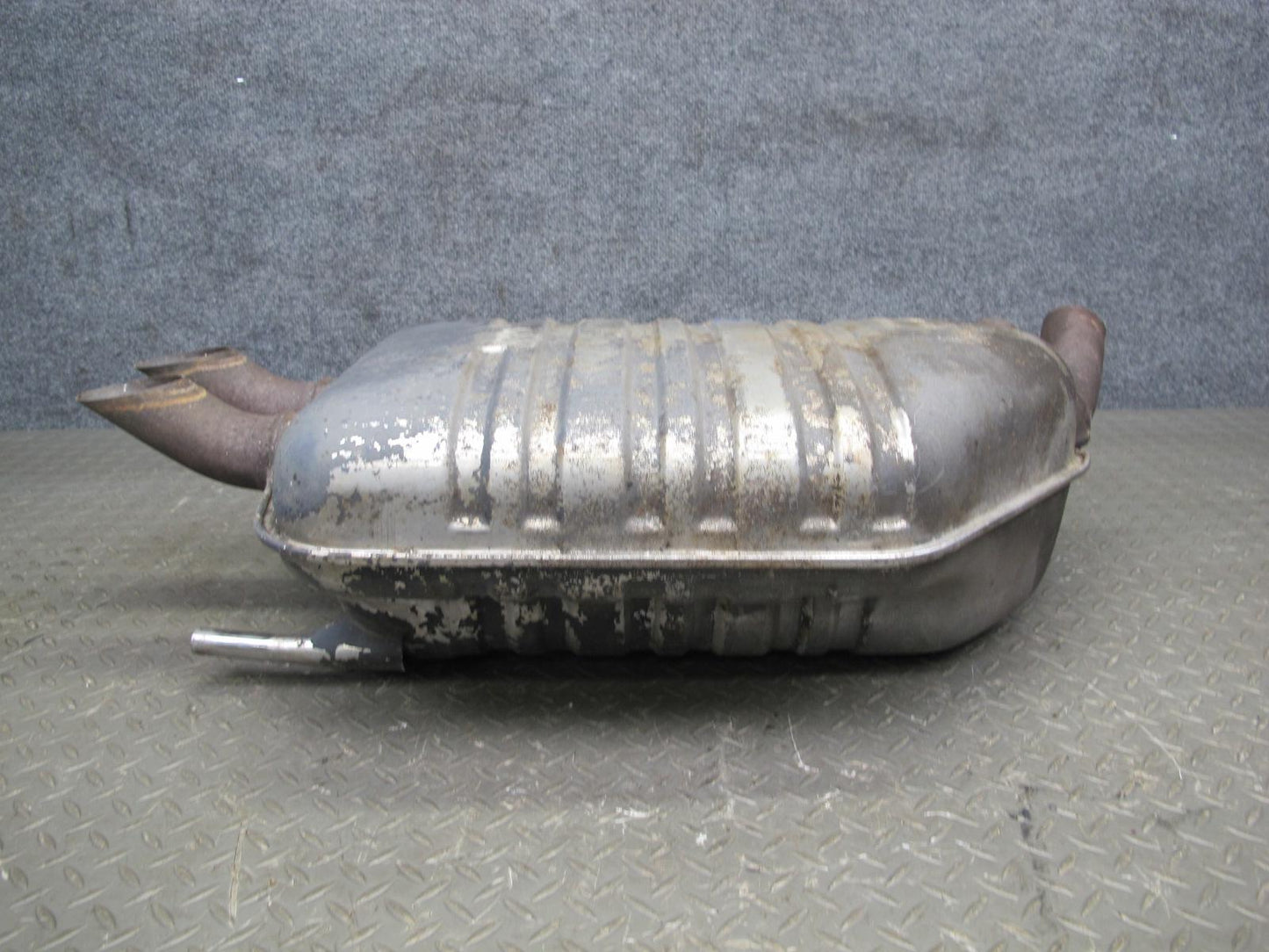 94-99 Mercedes W140 S500 Rear Exhaust Muffler 1404910801 OEM