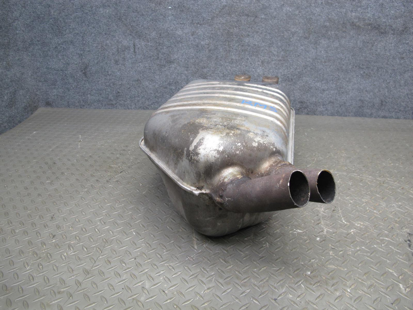 94-99 Mercedes W140 S500 Rear Exhaust Muffler 1404910801 OEM