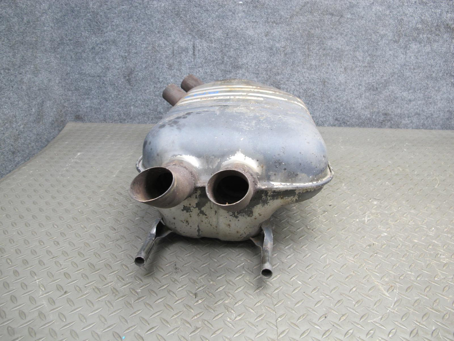 94-99 Mercedes W140 S500 Rear Exhaust Muffler 1404910801 OEM