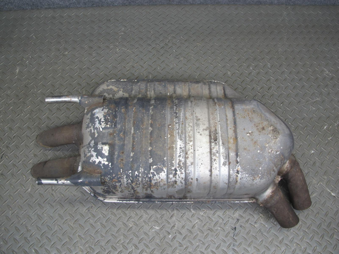 94-99 Mercedes W140 S500 Rear Exhaust Muffler 1404910801 OEM
