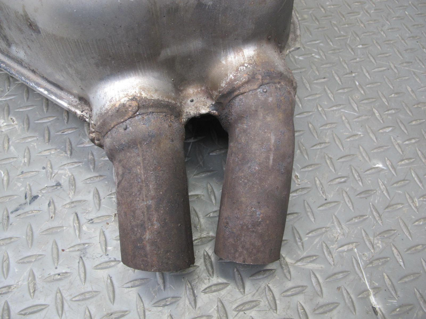 94-99 Mercedes W140 S500 Rear Exhaust Muffler 1404910801 OEM