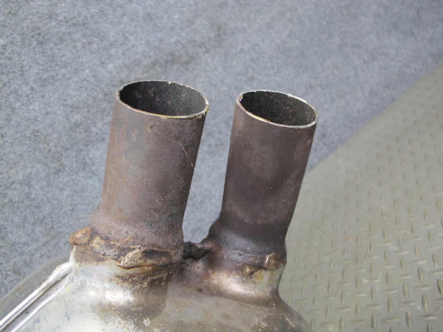 94-99 Mercedes W140 S500 Rear Exhaust Muffler 1404910801 OEM