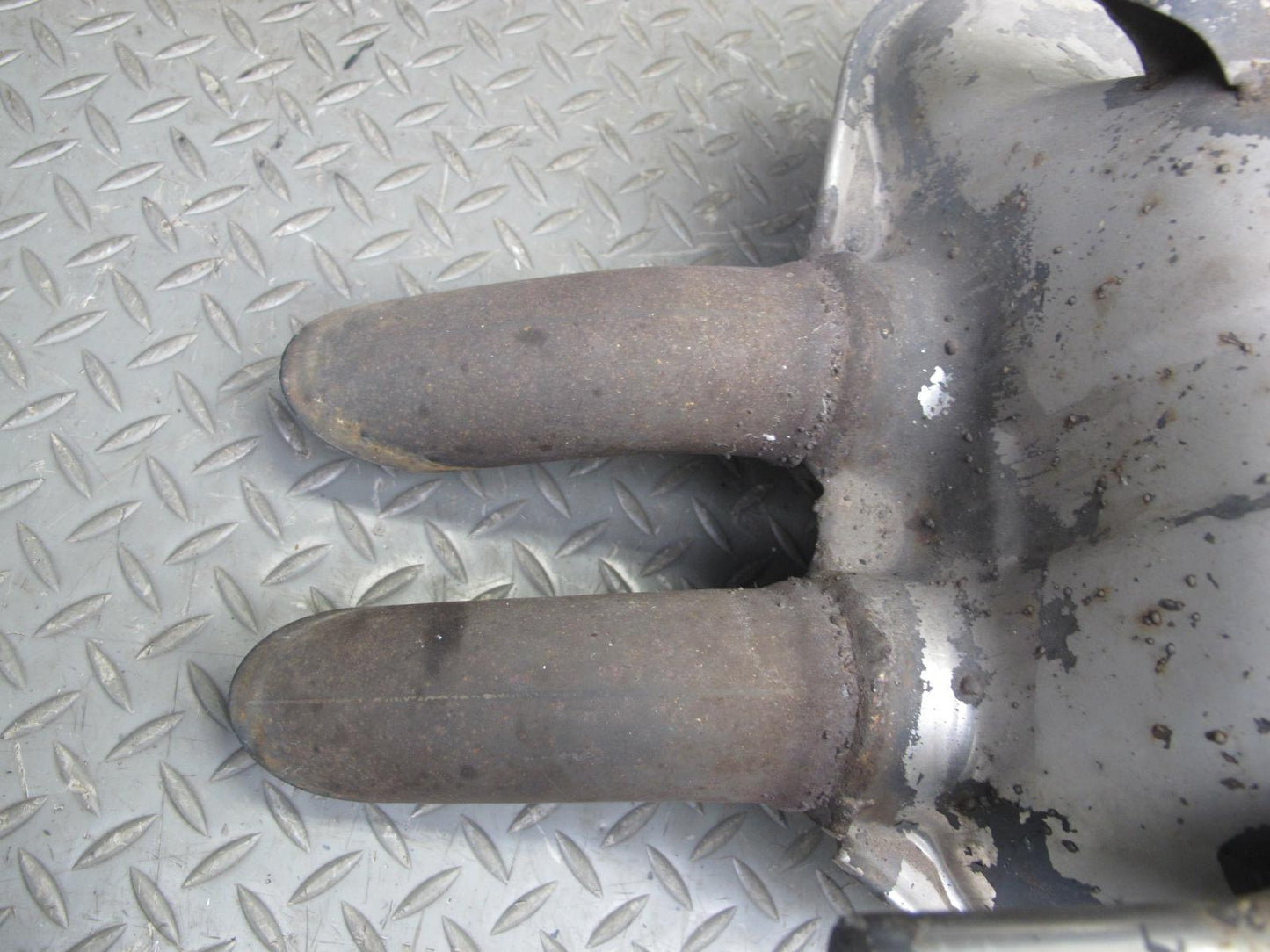 94-99 Mercedes W140 S500 Rear Exhaust Muffler 1404910801 OEM