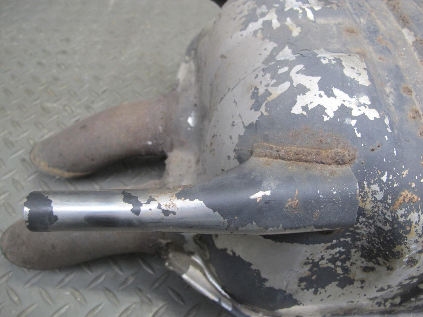 94-99 Mercedes W140 S500 Rear Exhaust Muffler 1404910801 OEM