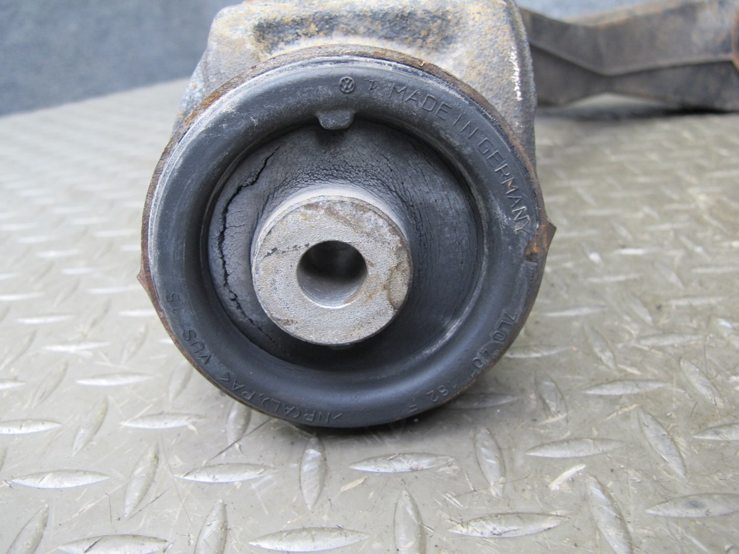 2008-2010 Porsche Cayenne 957 Front Suspension Left Side Lower Control Arm