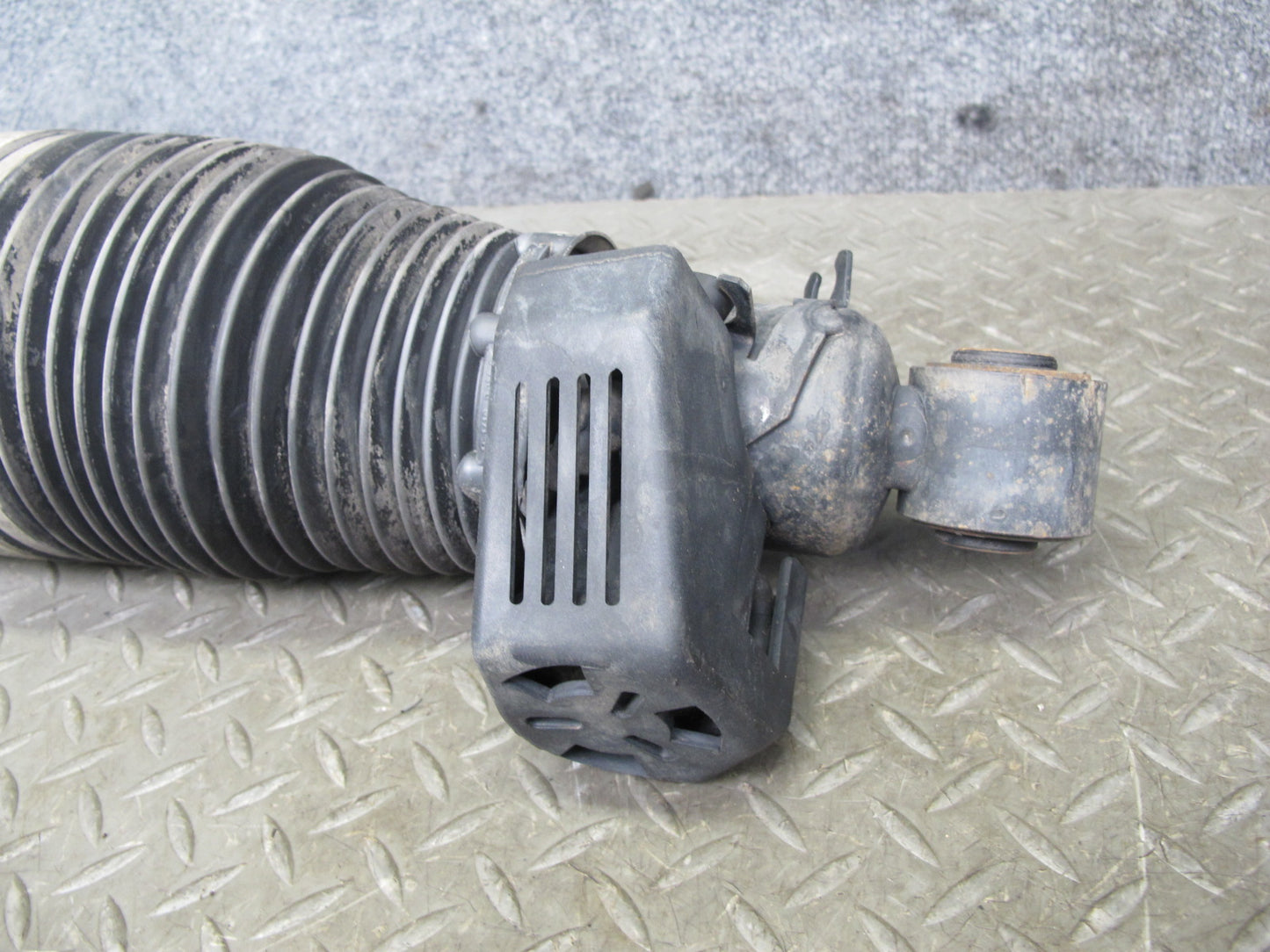2008-2010 Porsche Cayenne 957 GTS Rear Right Side Air Ride Shock Strut Absorber