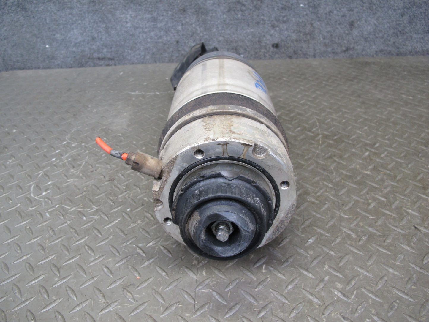2008-2010 Porsche Cayenne 957 GTS Rear Left Side Air Ride Shock Strut Absorber