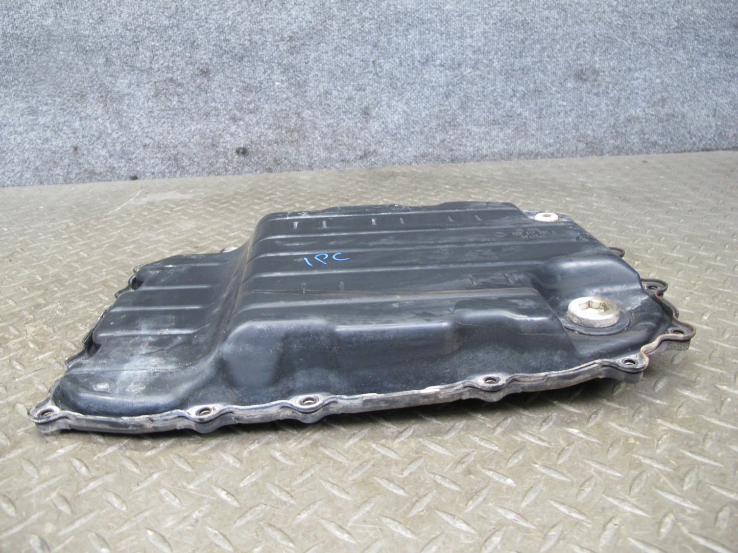 2003-2010 Porsche Cayenne 957 A48.02 Automatic Transmission Oil Pan 09D321361A