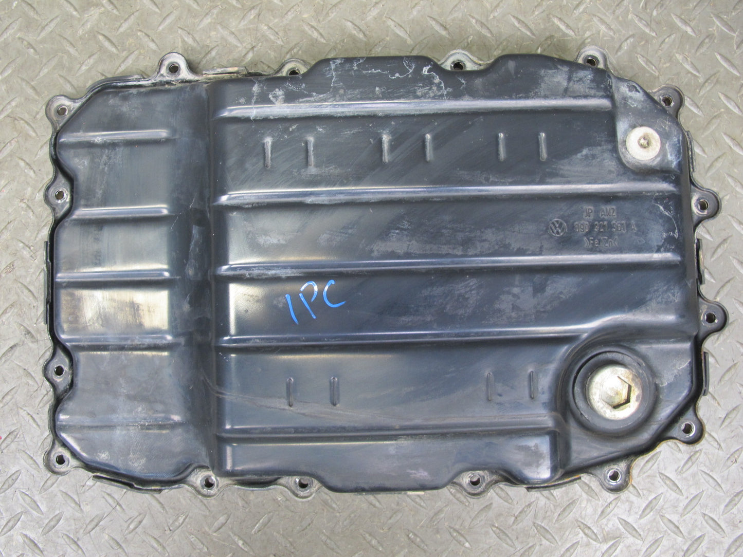 2003-2010 Porsche Cayenne 957 A48.02 Automatic Transmission Oil Pan 09D321361A
