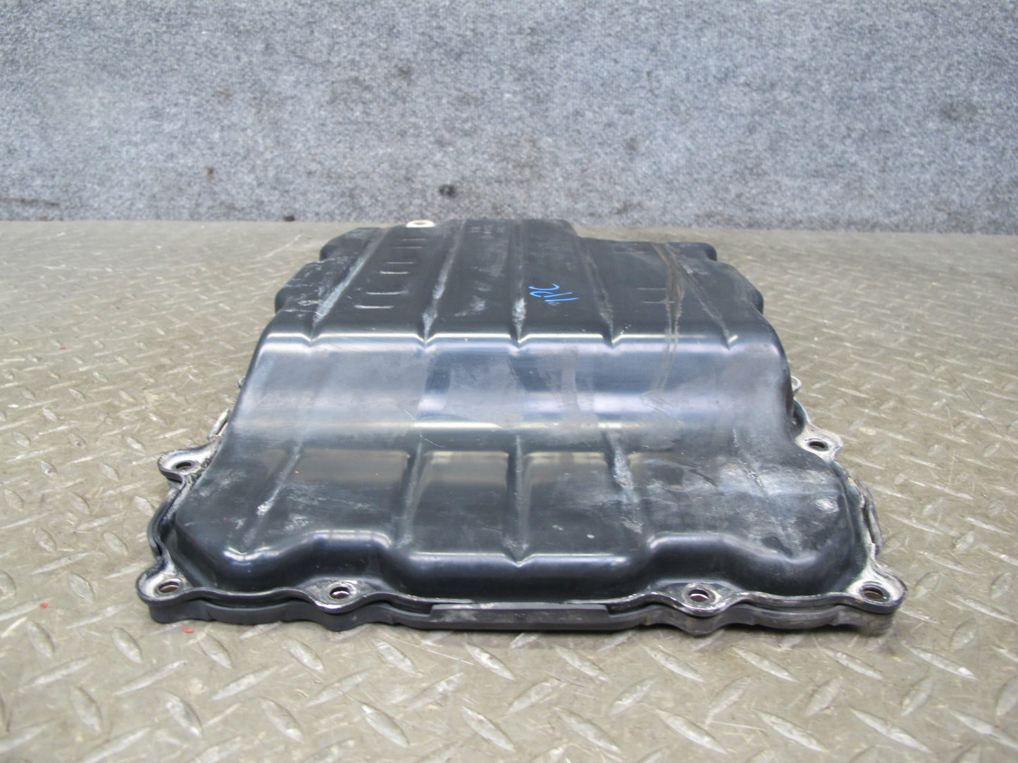 2003-2010 Porsche Cayenne 957 A48.02 Automatic Transmission Oil Pan 09D321361A