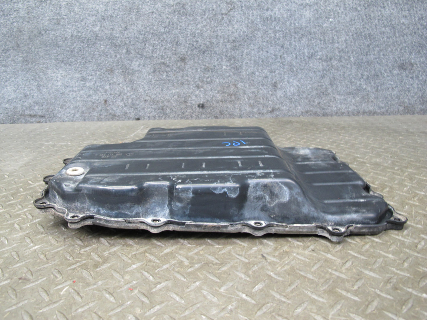 2003-2010 Porsche Cayenne 957 A48.02 Automatic Transmission Oil Pan 09D321361A