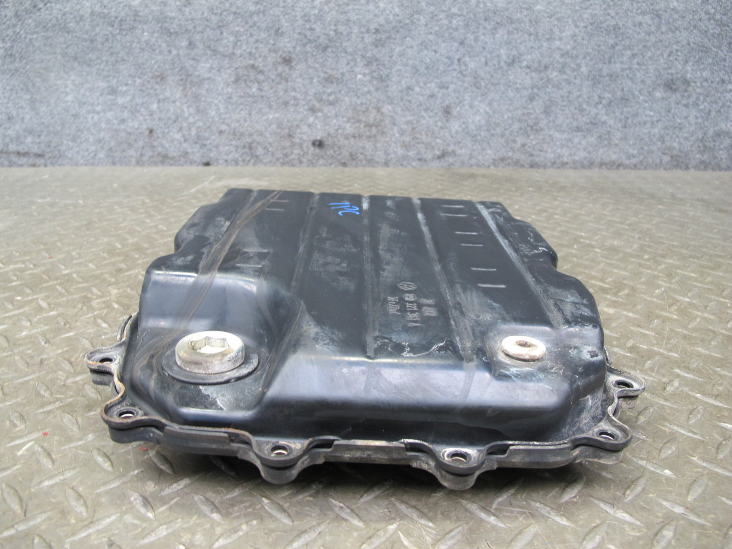 2003-2010 Porsche Cayenne 957 A48.02 Automatic Transmission Oil Pan 09D321361A