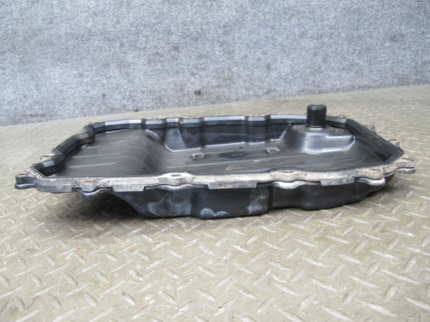 2003-2010 Porsche Cayenne 957 A48.02 Automatic Transmission Oil Pan 09D321361A