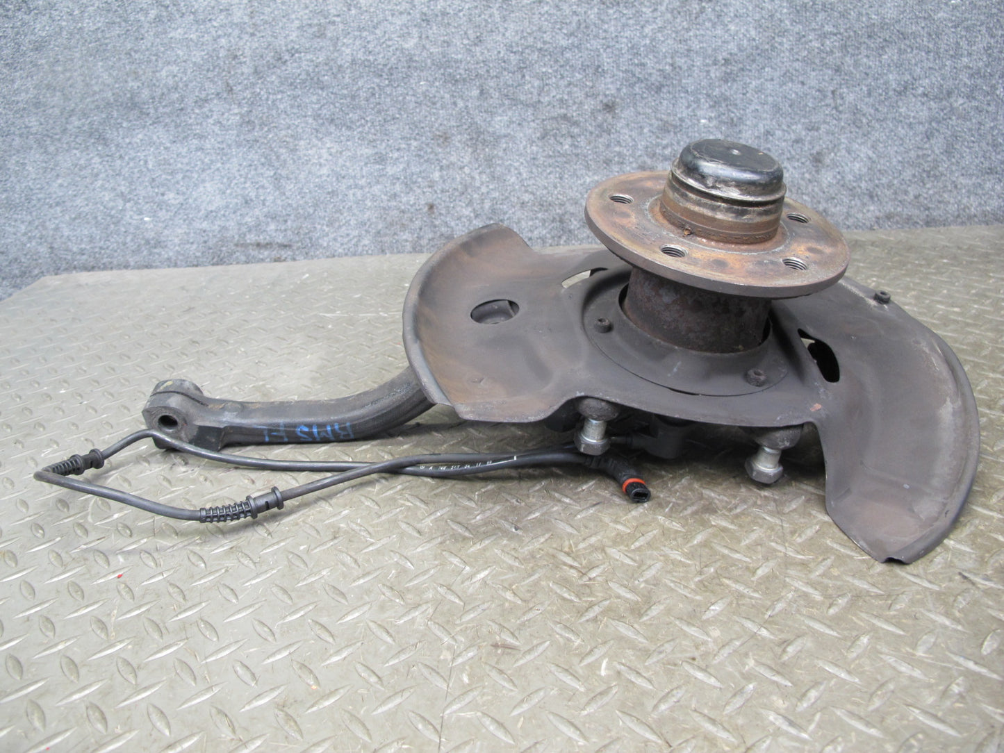 94-99 Mercedes W140 RWD Front Left Spindle Knuckle Wheel Hub Bearing OEM