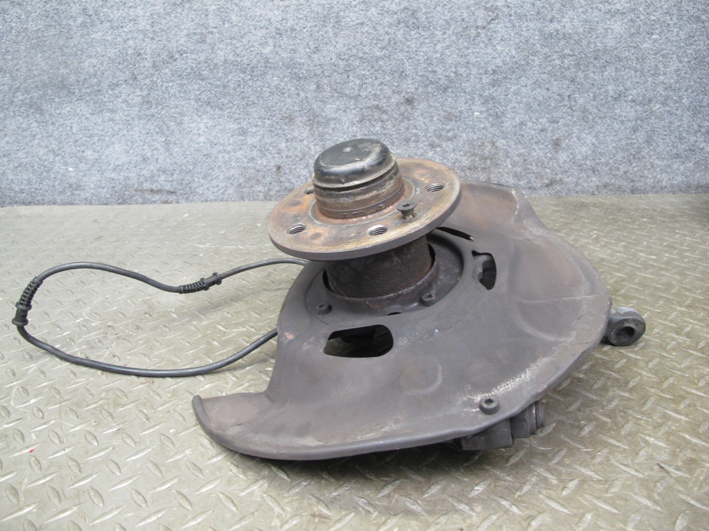 94-99 Mercedes W140 RWD Front Left Spindle Knuckle Wheel Hub Bearing OEM