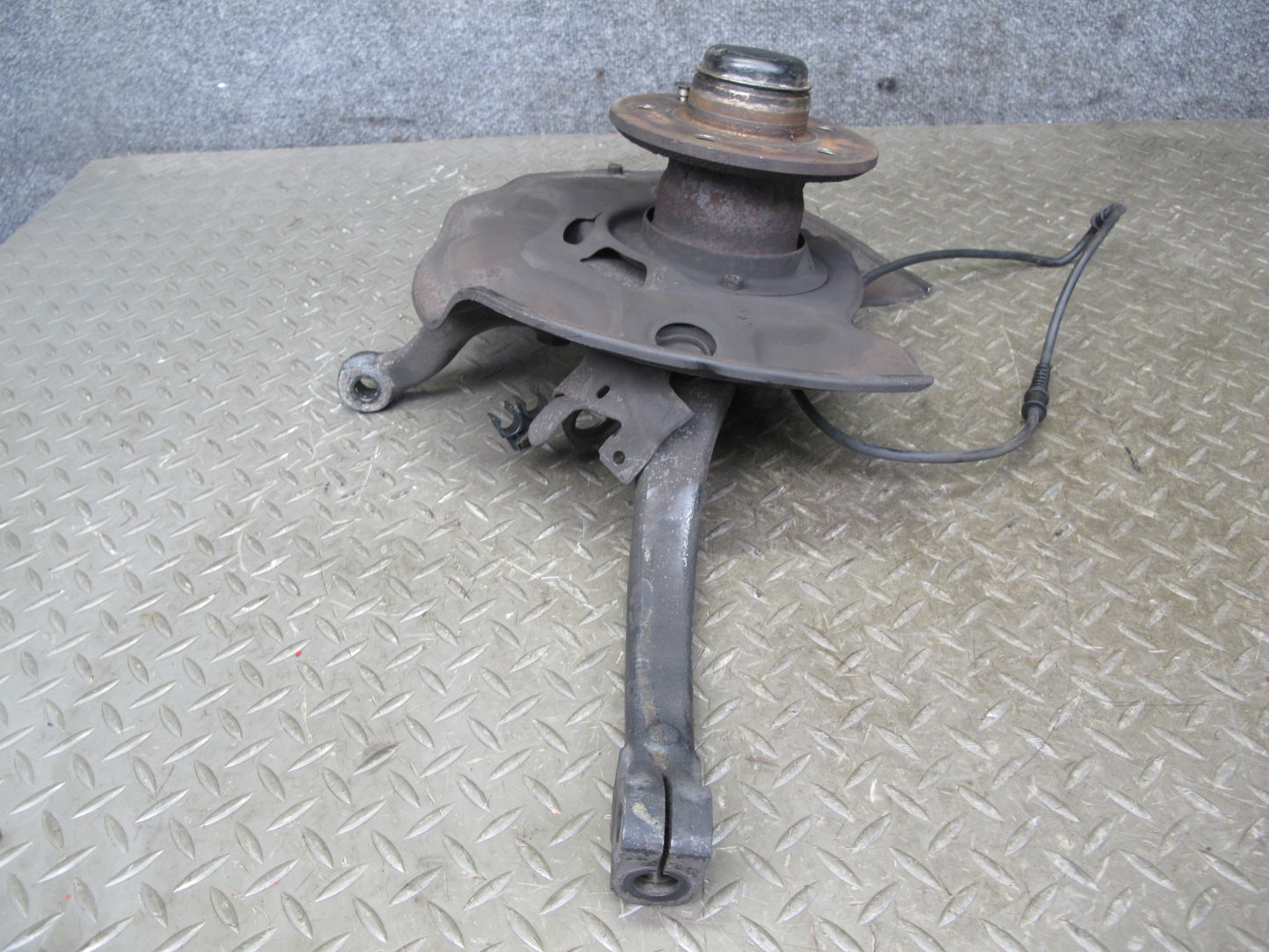94-99 Mercedes W140 RWD Front Left Spindle Knuckle Wheel Hub Bearing OEM