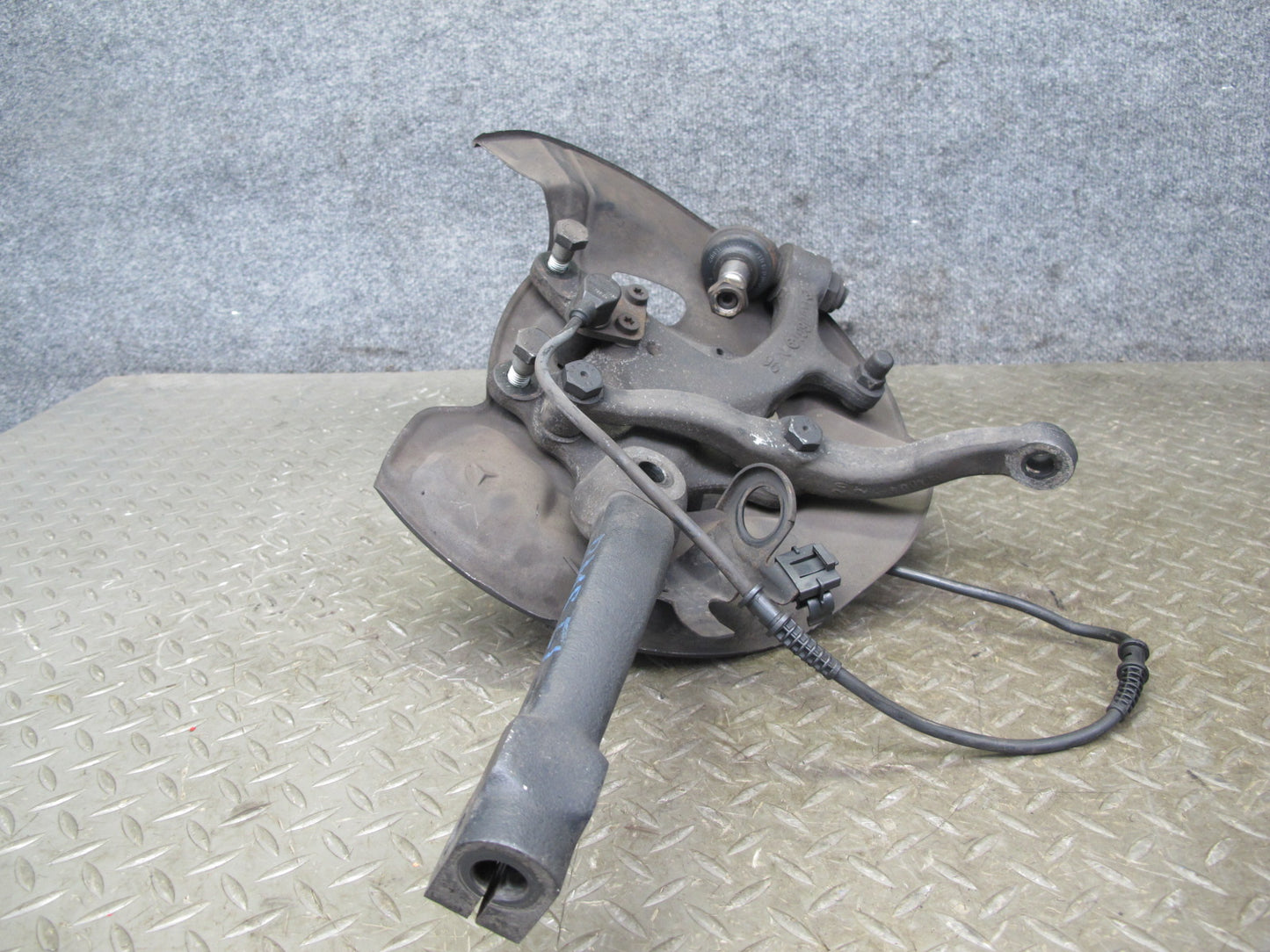 94-99 Mercedes W140 RWD Front Left Spindle Knuckle Wheel Hub Bearing OEM