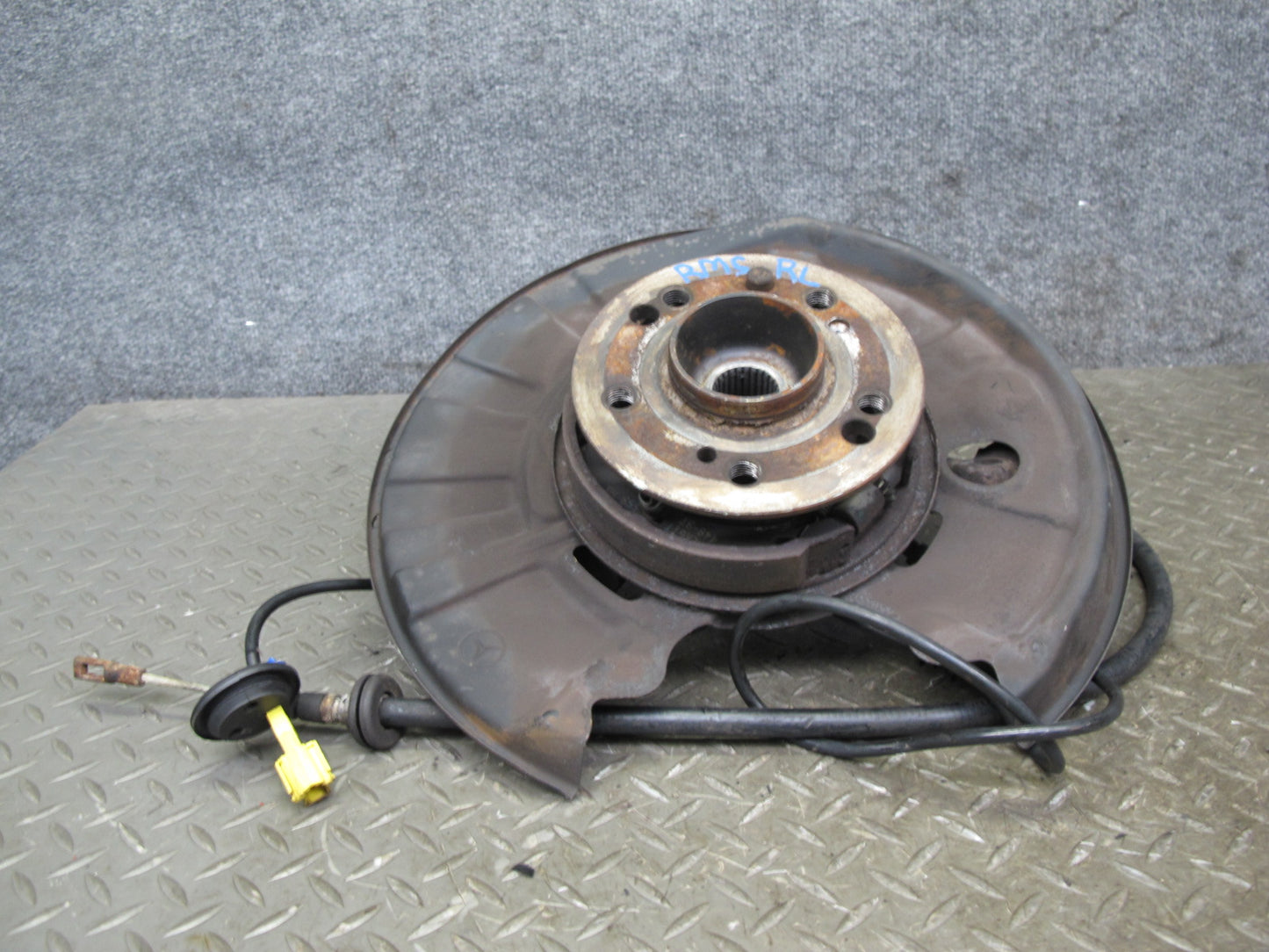 94-99 Mercedes W140 Rear Left Spindle Knuckle Wheel Hub Bearing OEM