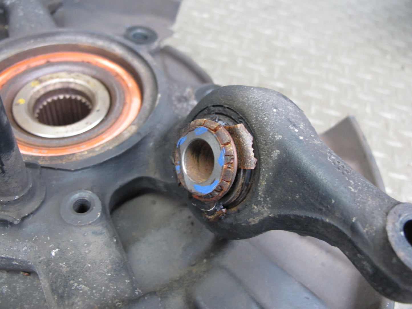 94-99 Mercedes W140 Rear Right Spindle Knuckle Wheel Hub Bearing OEM