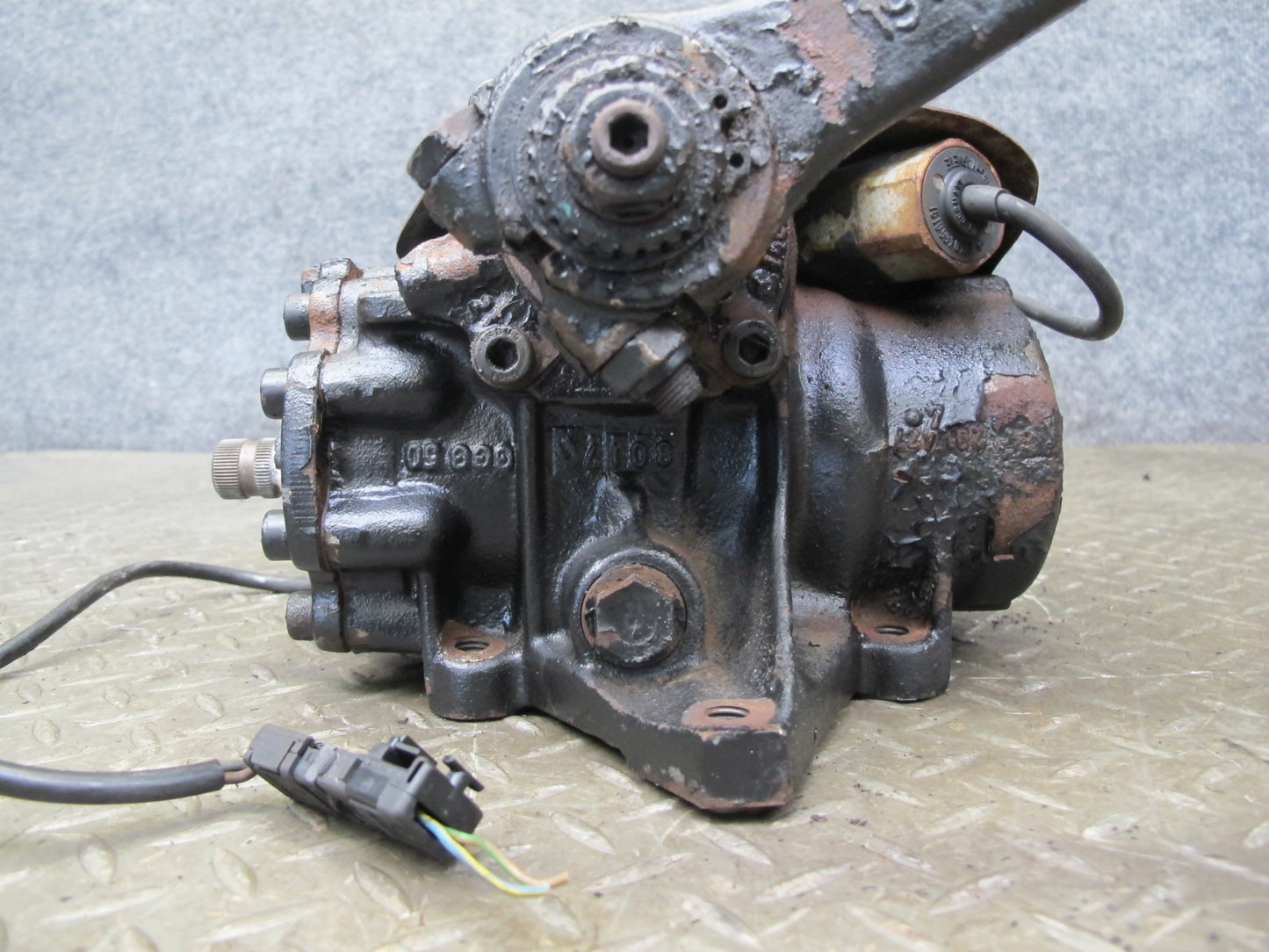 94-99 Mercedes W140 Power Steering Gearbox Gear Box OEM