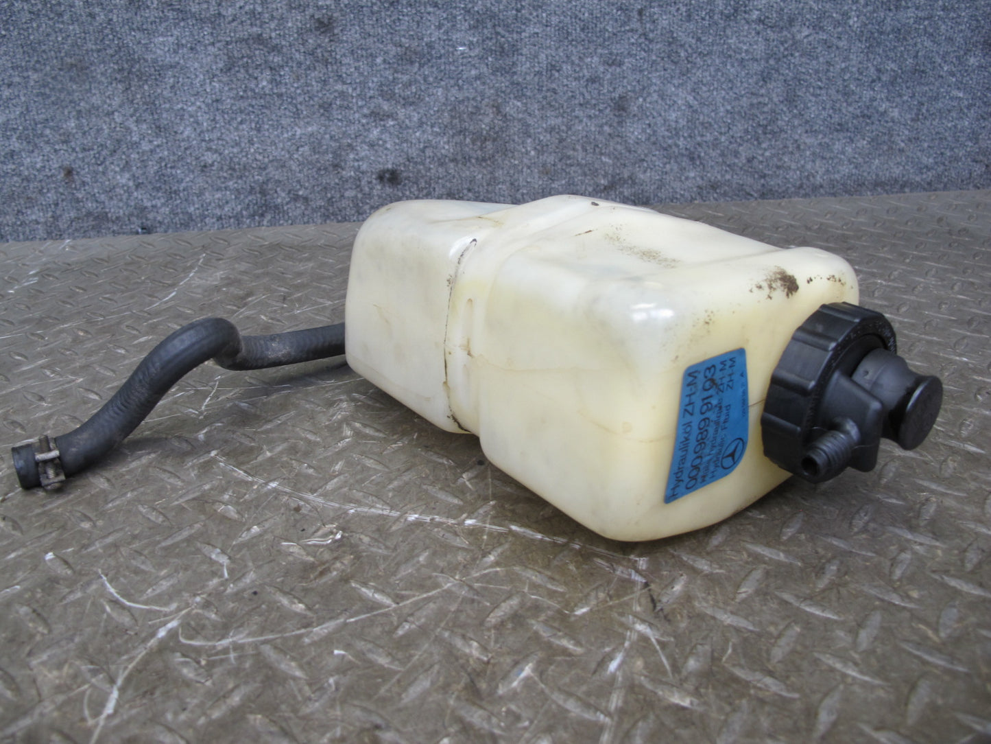 94-99 Mercedes W140 Hydraulic Suspension Fluid Reservoir Bottle Tank OEM