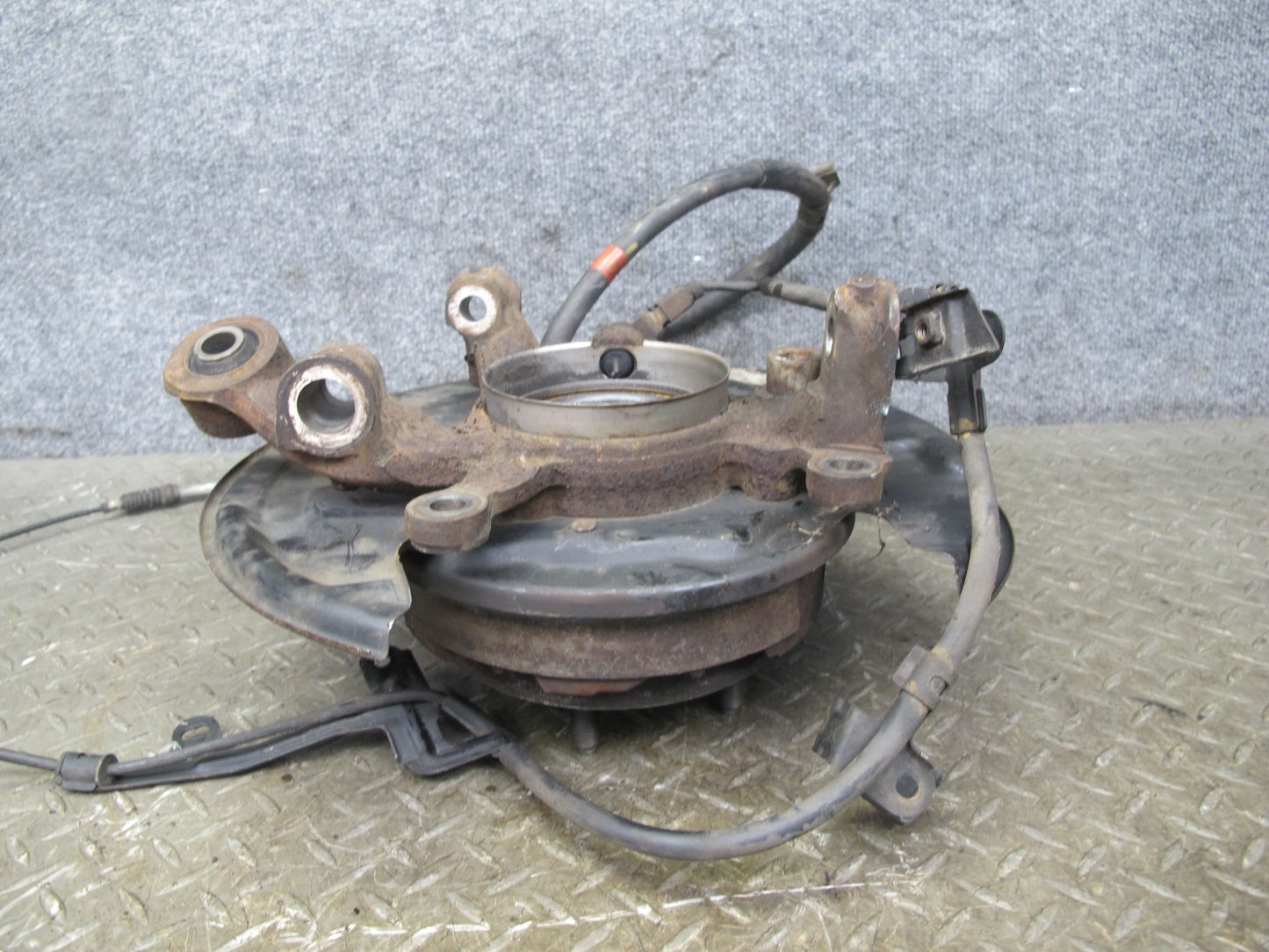 92-00 Lexus UZZ30L SC300 SC400 RWD Rear Right Spindle Knuckle Wheel Hub OEM