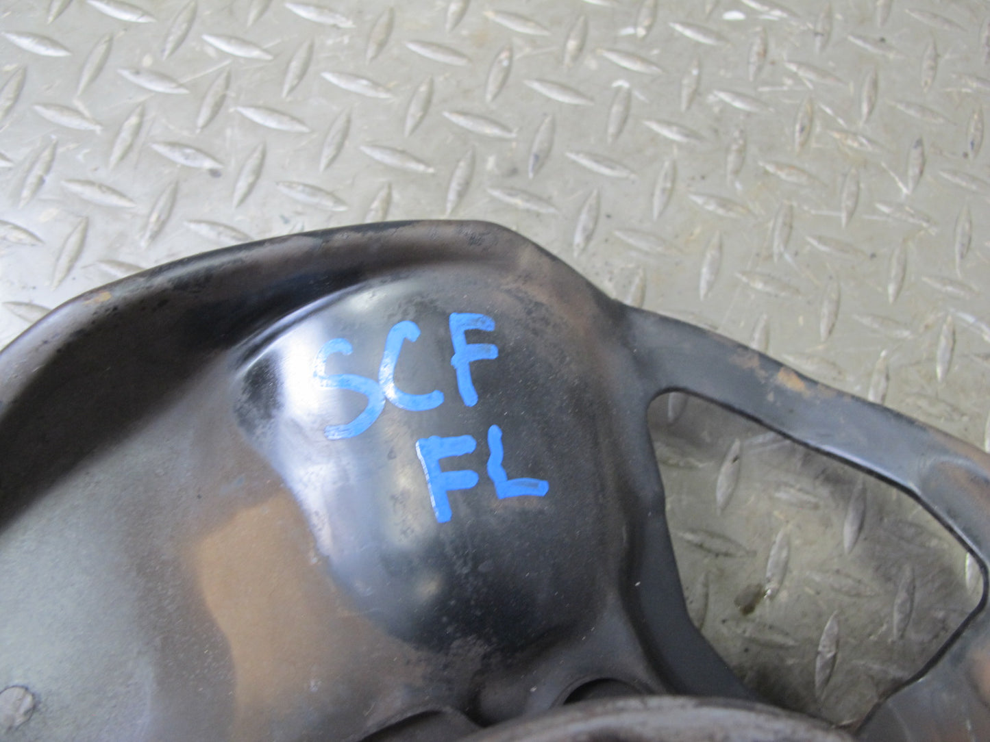 92-00 Lexus UZZ30L SC300 SC400 RWD Front Left Spindle Knuckle Wheel Hub OEM