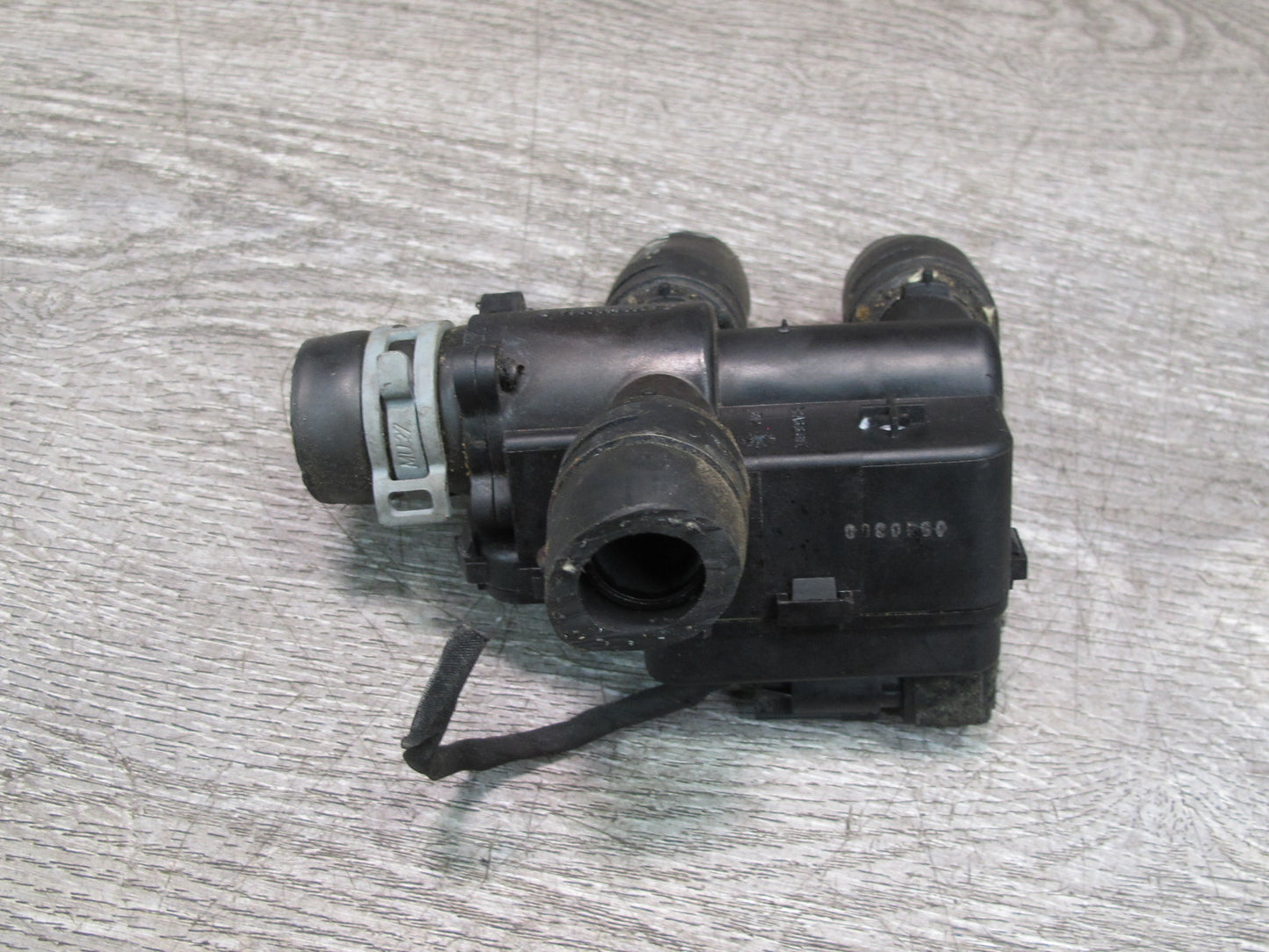 03-12 Mercedes R230 Sl-class Heater Control Valve 2308300084 OEM