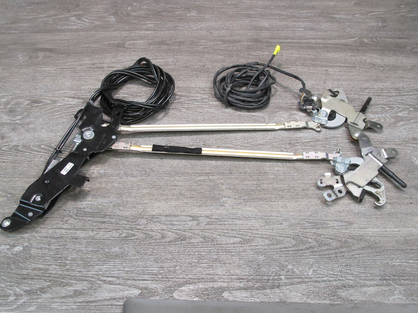 03-12 Mercedes R230 Sl-class Convertible TOP Roof Lock Latch Striker Set OEM