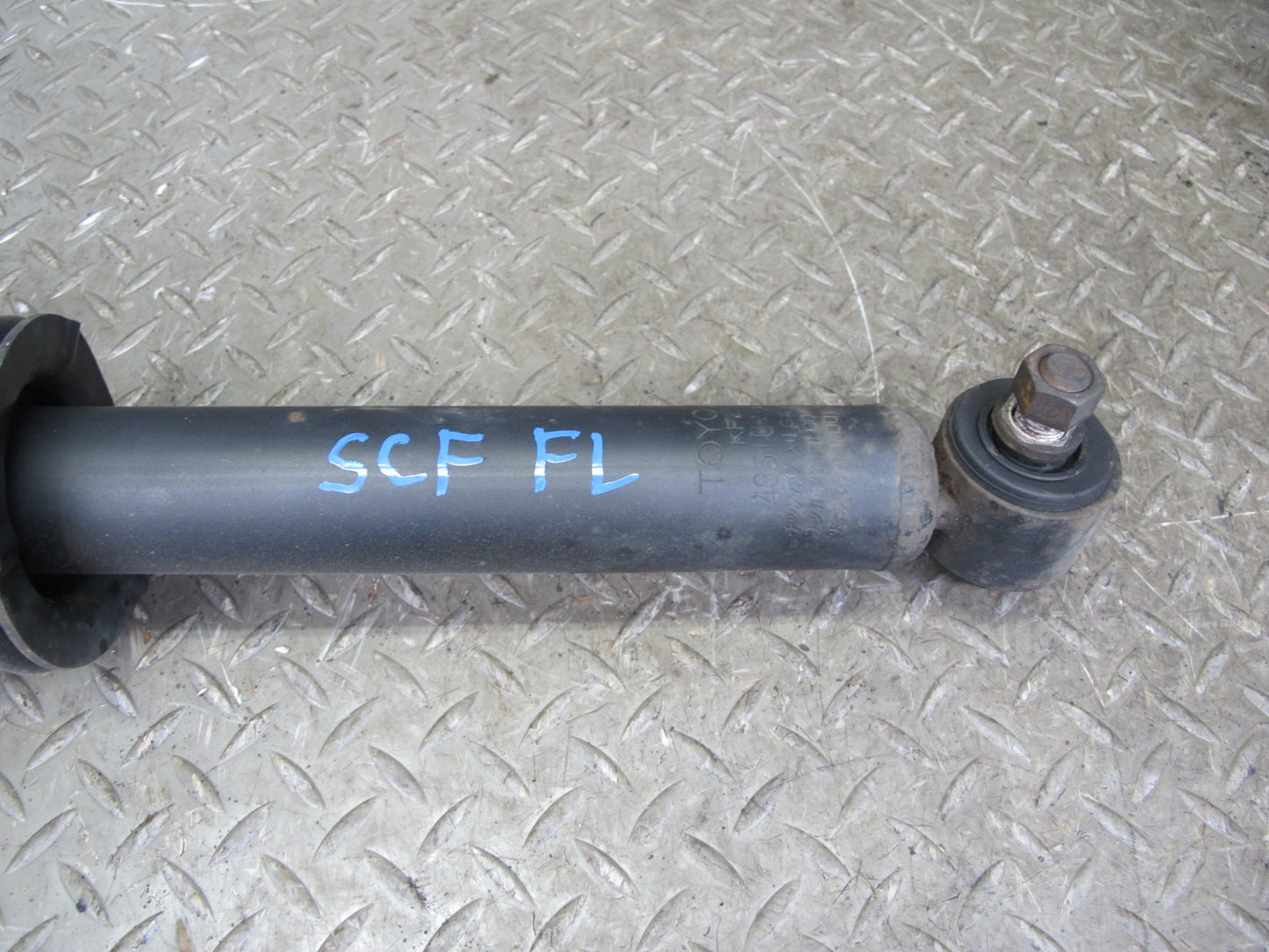 94-96 Lexus UZZ30L SC400 Set of 2 Front Left & Right Strut Shock Absorber OEM