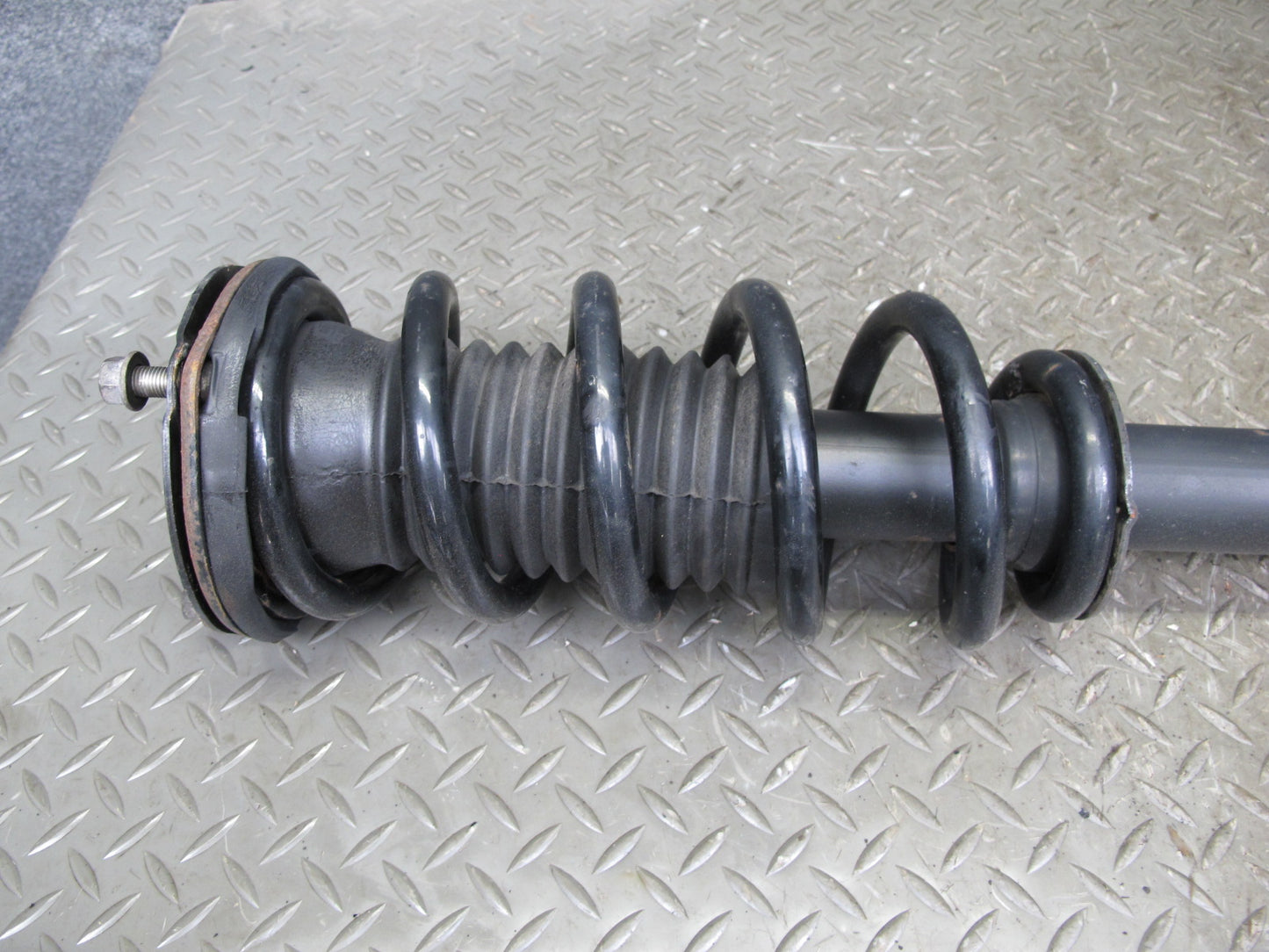 94-96 Lexus UZZ30L SC400 Set of 2 Front Left & Right Strut Shock Absorber OEM