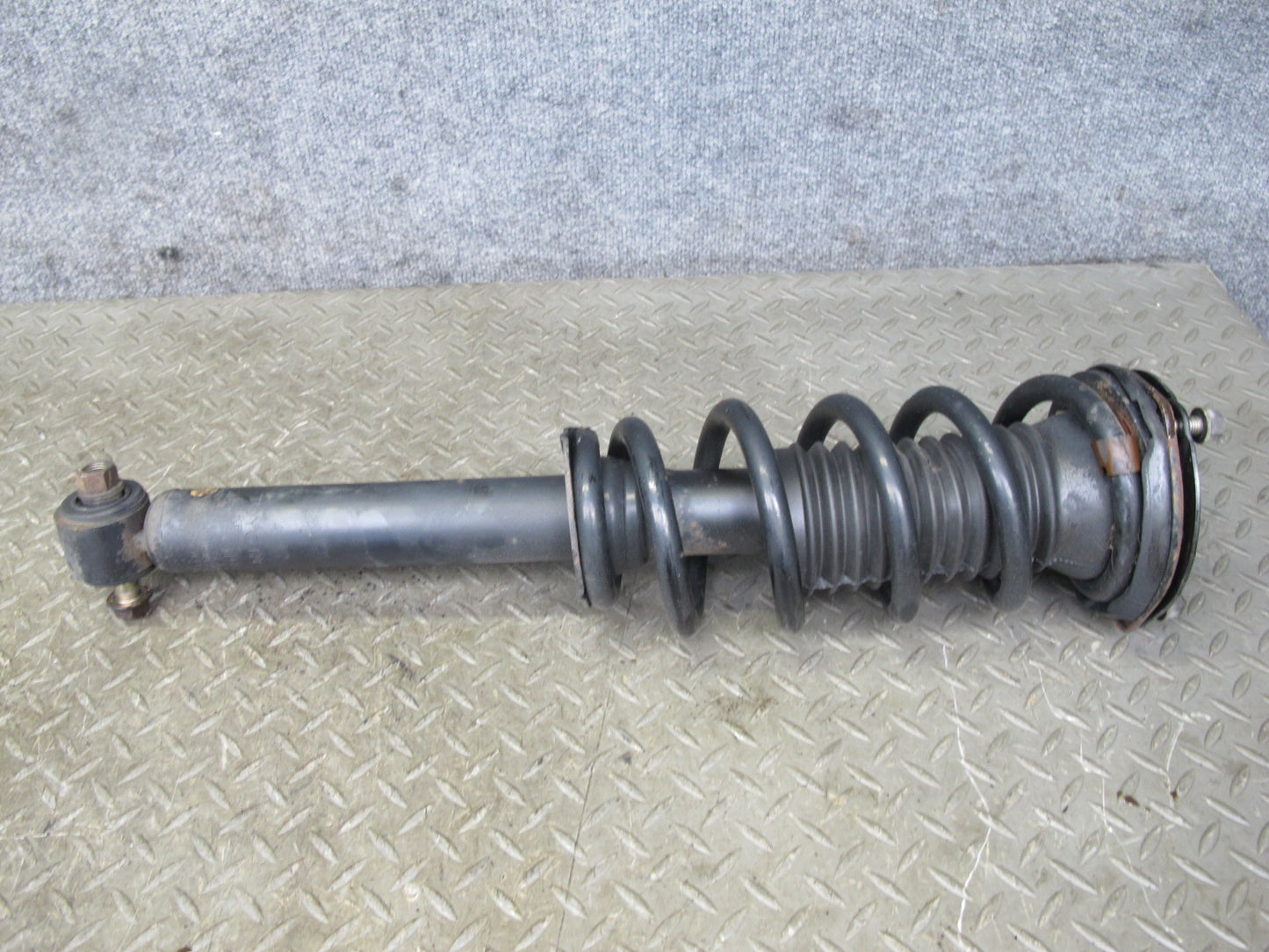 94-96 Lexus UZZ30L SC400 Set of 2 Front Left & Right Strut Shock Absorber OEM