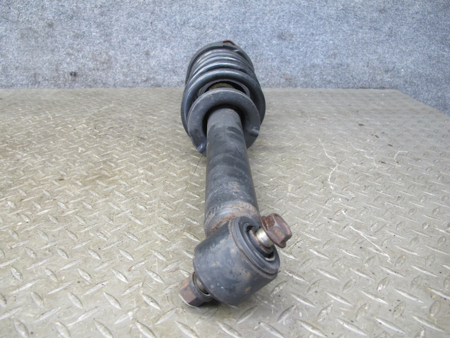 94-96 Lexus UZZ30L SC400 Set of 2 Front Left & Right Strut Shock Absorber OEM